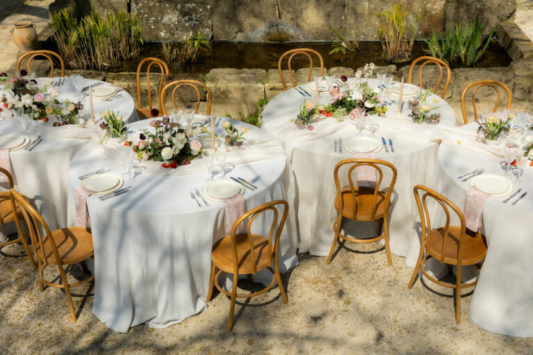 Un mariage romantique et moderne au Domaine Martin de Grangeneuve en Provence