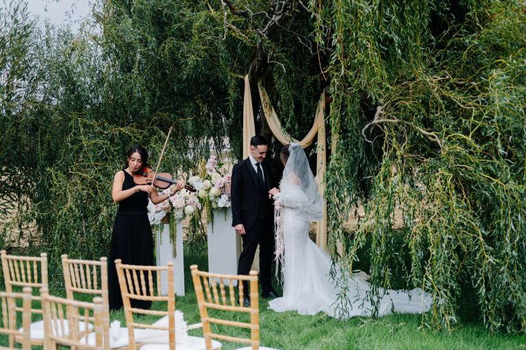 Une inspiration mariage romantique et intemporel en Drôme Provençale.