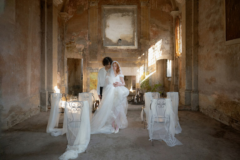 Un mariage poétique au cœur des ruines, inspiré par les Hauts de Hurlevent